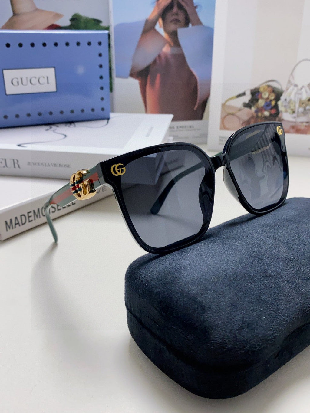 EMBOSSED LOGO BUTTERFLY FRAME SUNGLASSES 576876 IN ACETATE